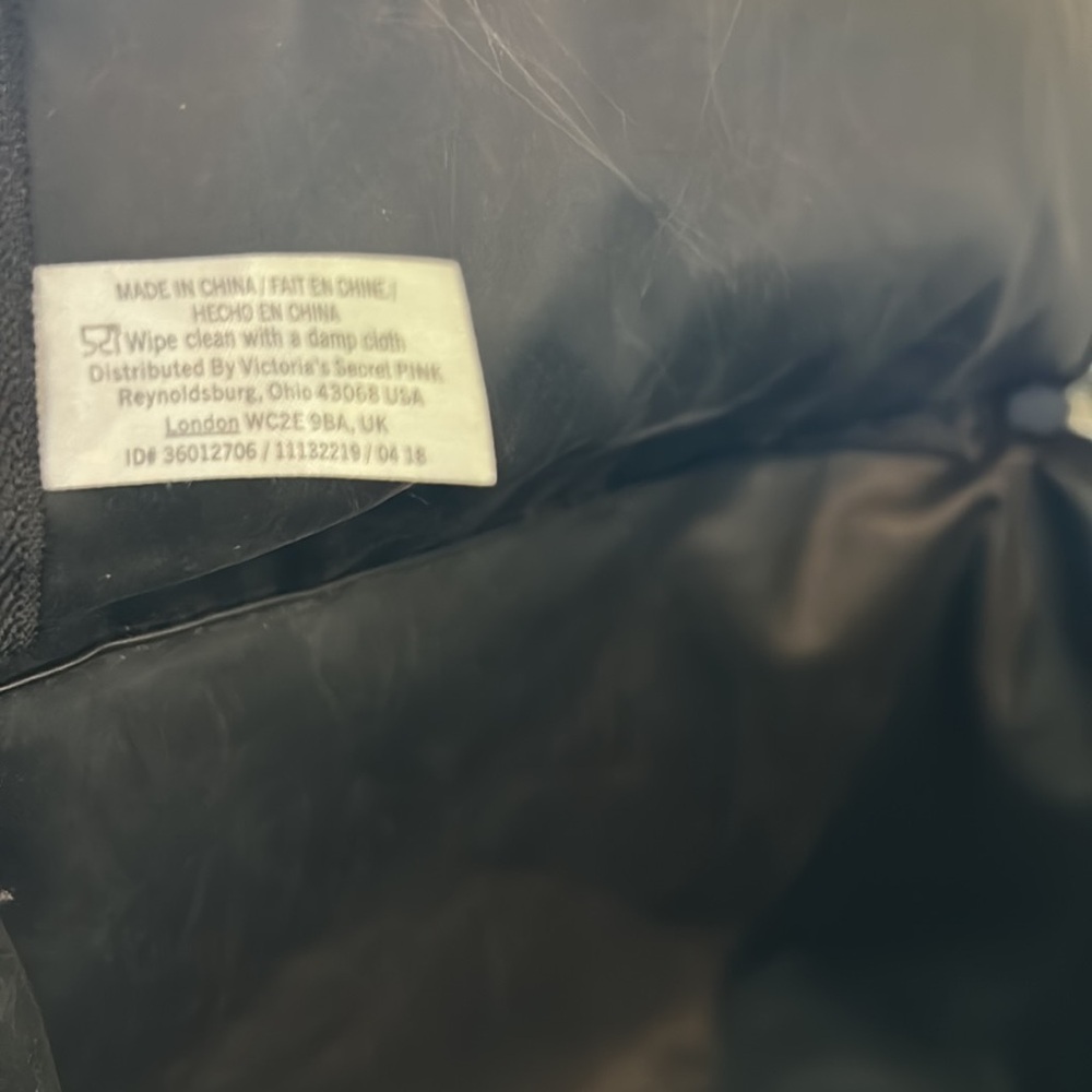 PINK Victoria Secret Lunchbox - Picture 5 of 5